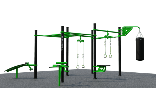 Moderner Outdoor-Fitness-Station für Calisthenics mit Klimmzugstangen, Ringen, Sit-up-Bank und Boxsack.